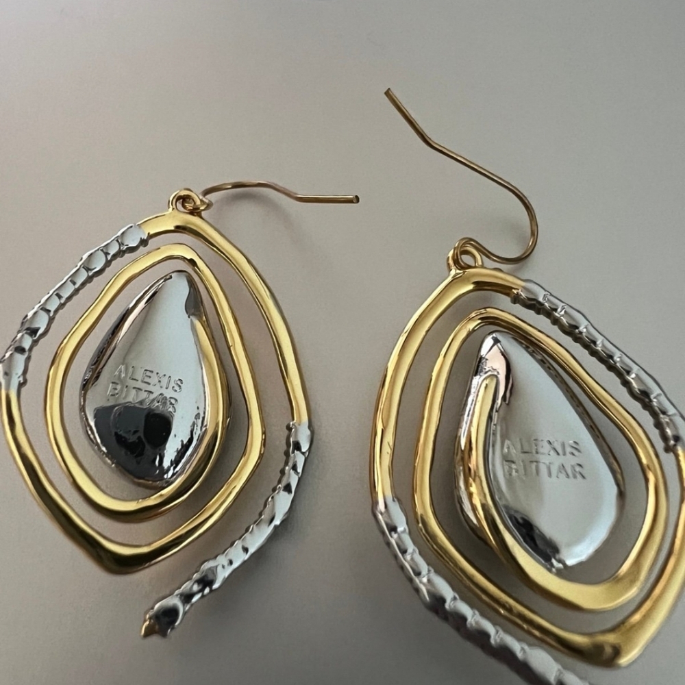 NWOT Designer earrings. - Picture 3 of 3